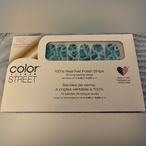 Colorstreet Nails “Pool Intentions”